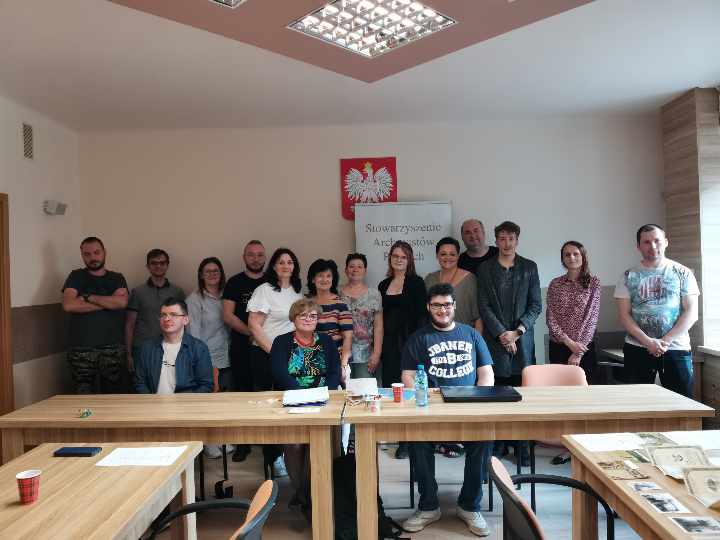Zdjęcie grupowe uczestników spotkania.