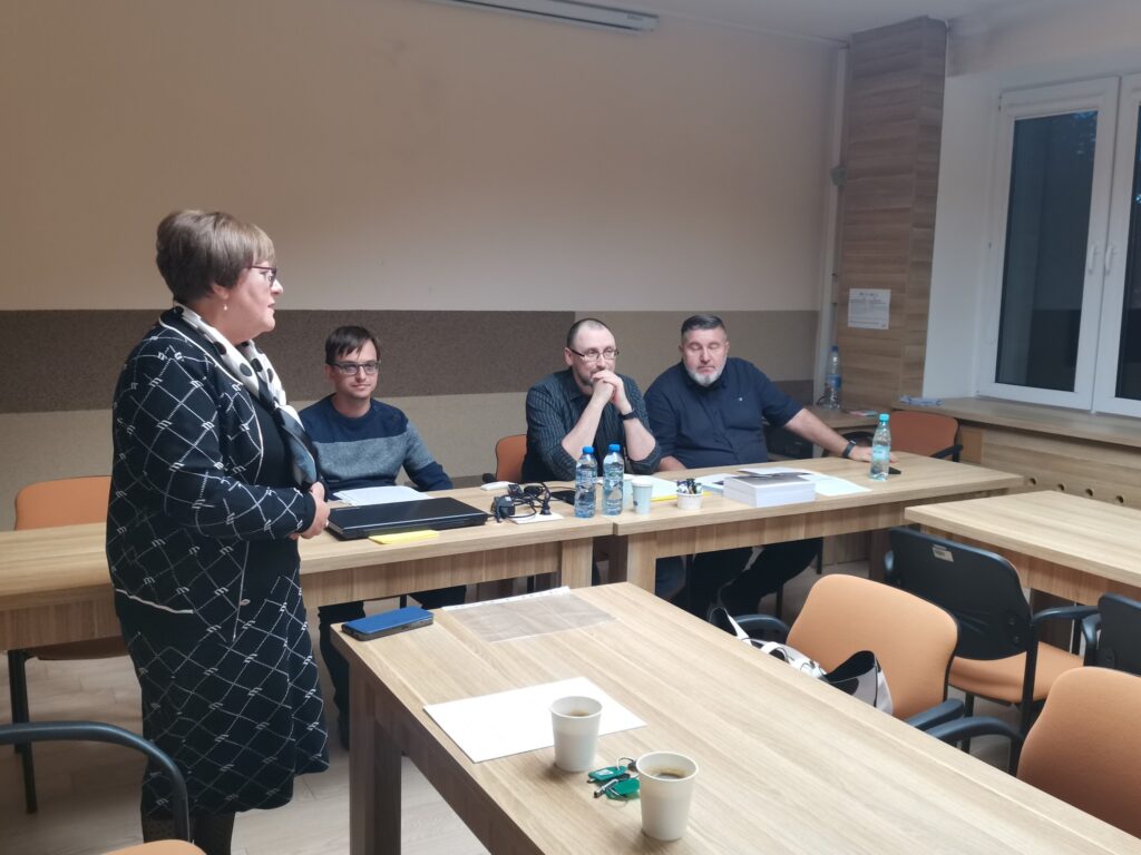 Prezes oddziału Julia Dziwoki i prelegenci.
